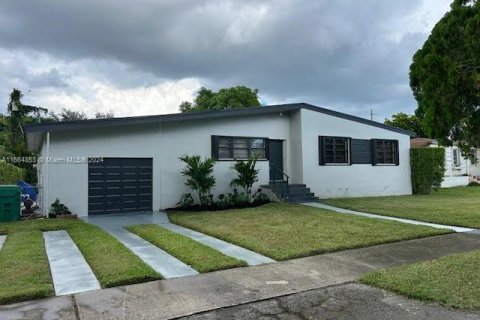 Villa ou maison à vendre à Miami, Floride: 3 chambres, 123.56 m2 № 1377166 - photo 2