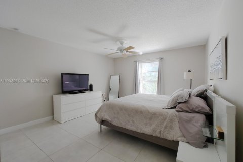 Copropriété à vendre à Sunny Isles Beach, Floride: 2 chambres, 84.08 m2 № 1377165 - photo 11