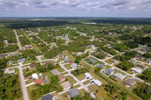 House in North Port, Florida 3 bedrooms, 150.5 sq.m. № 1382073 - photo 18