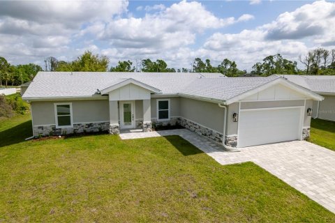 House in North Port, Florida 3 bedrooms, 150.5 sq.m. № 1382073 - photo 1