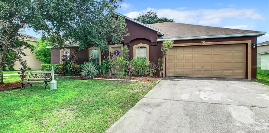 Casa en Kissimmee, Florida 3 dormitorios, 153.94 m2 № 1313490