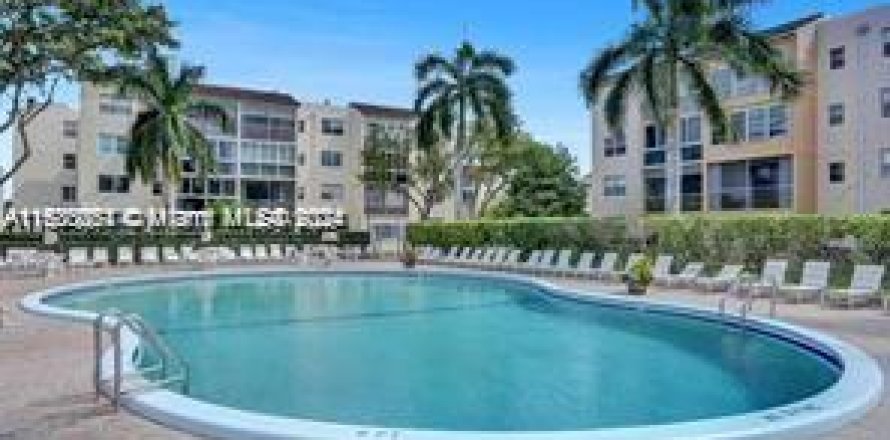 Condominio en Lauderdale Lakes, Florida, 2 dormitorios  № 1292851