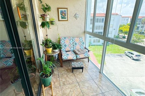 Copropriété à vendre à Lauderdale Lakes, Floride: 2 chambres, 93.83 m2 № 1292851 - photo 3