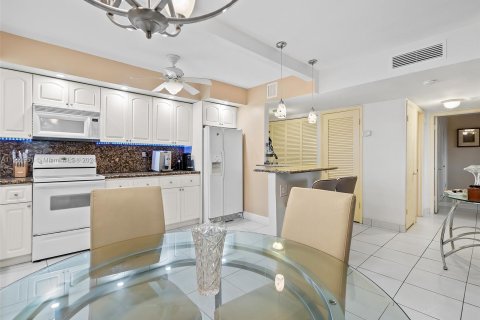 Copropriété à vendre à Hollywood, Floride: 2 chambres, 116.13 m2 № 1095930 - photo 4