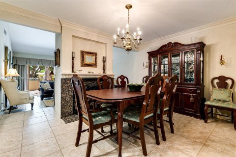 Townhouse in Palm Beach Gardens, Florida 3 bedrooms, 184.23 sq.m. № 1173057 - photo 9