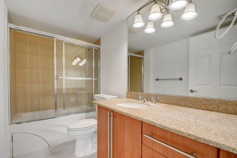Condominio en venta en West Palm Beach, Florida, 2 dormitorios, 141.49 m2 № 320431 - foto 20