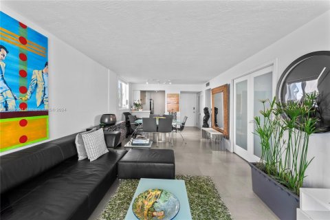 Condo in Miami Beach, Florida, 1 bedroom  № 1433285 - photo 12