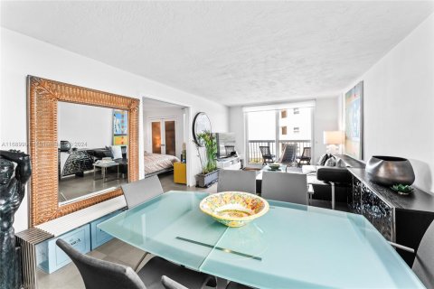 Condo in Miami Beach, Florida, 1 bedroom  № 1433285 - photo 6