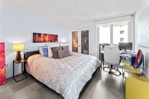 Condo in Miami Beach, Florida, 1 bedroom  № 1433285 - photo 22