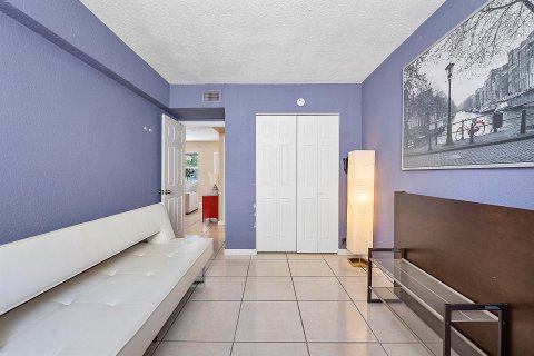 Copropriété à vendre à Wilton Manors, Floride: 2 chambres, 55.74 m2 № 1009371 - photo 28