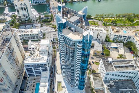 Copropriété à vendre à Miami Beach, Floride: 2 chambres, 124.49 m2 № 1305102 - photo 12