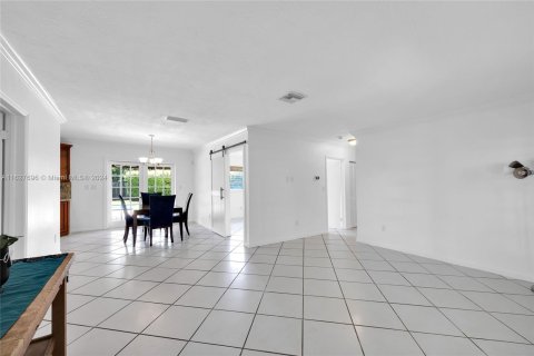 Villa ou maison à vendre à Palmetto Bay, Floride: 3 chambres, 132.94 m2 № 1294119 - photo 4