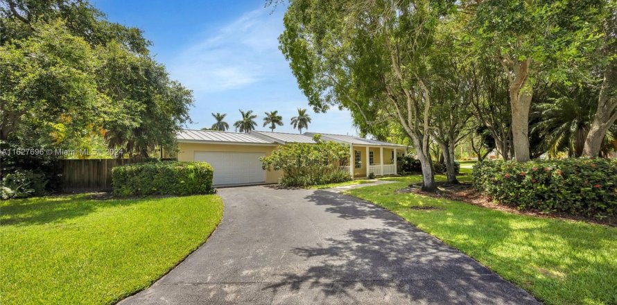 Villa ou maison à Palmetto Bay, Floride 3 chambres, 132.94 m2 № 1294119