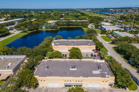 Commercial property in Wellington, Florida № 830403 - photo 2