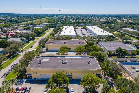 Commercial property in Wellington, Florida № 830403 - photo 4