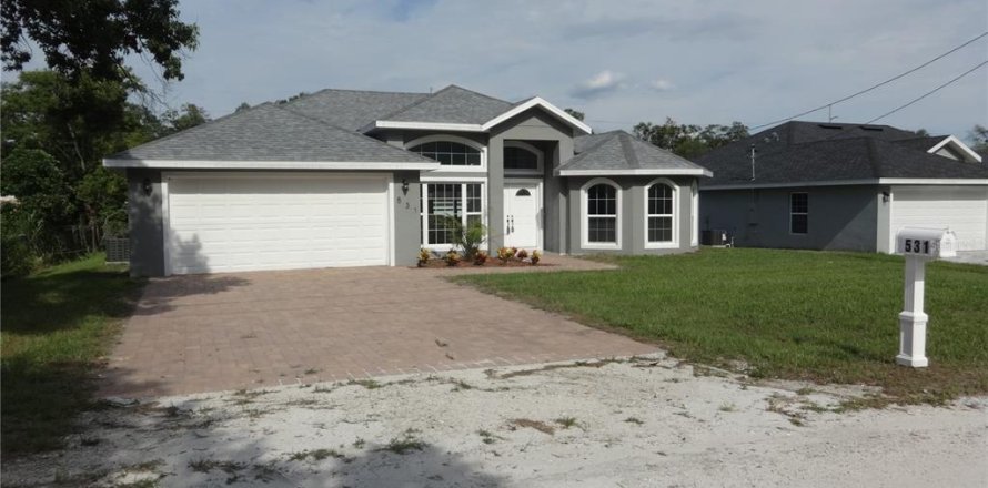 House in DeLand, Florida 3 bedrooms, 176.7 sq.m. № 1273932