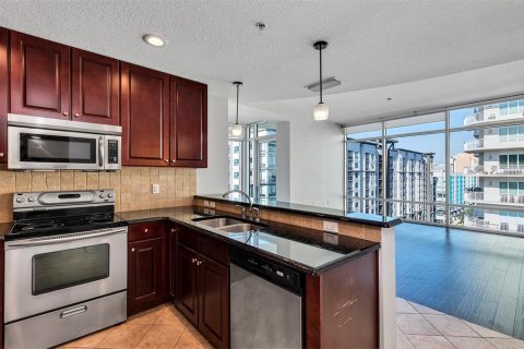 Condominio en venta en Orlando, Florida, 2 dormitorios, 111.3 m2 № 577445 - foto 2