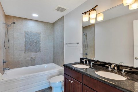 Condominio en venta en Orlando, Florida, 2 dormitorios, 111.3 m2 № 577445 - foto 24