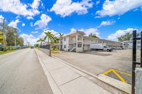 Immobilier commercial à vendre à Opa-locka, Floride № 995623 - photo 7