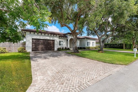 Villa ou maison à vendre à Miami, Floride: 5 chambres, 387.96 m2 № 1310451 - photo 3