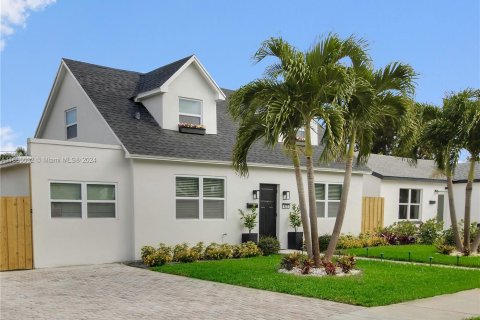 Immobilier commercial à vendre à West Palm Beach, Floride: 171.5 m2 № 1357229 - photo 1