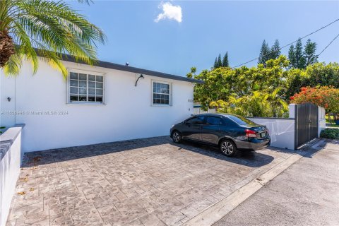 Appartement à louer à Miami, Floride: 2 chambres, 194.17 m2 № 1357271 - photo 14