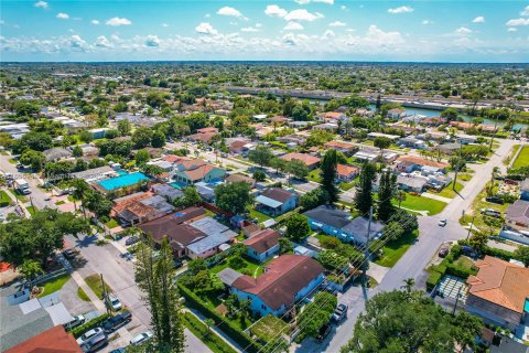 Appartement à louer à Miami, Floride: 2 chambres, 194.17 m2 № 1357271 - photo 18