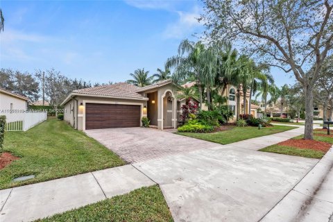 Villa ou maison à louer à Weston, Floride: 3 chambres, 169.92 m2 № 1357269 - photo 5