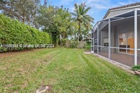 Villa ou maison à louer à Weston, Floride: 3 chambres, 169.92 m2 № 1357269 - photo 18