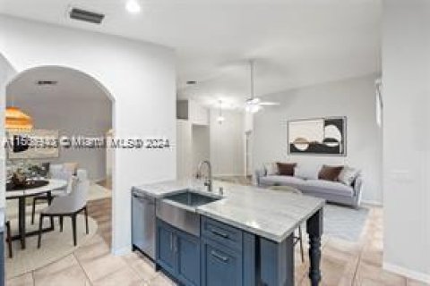 Casa en alquiler en Weston, Florida, 3 dormitorios, 169.92 m2 № 1357269 - foto 9