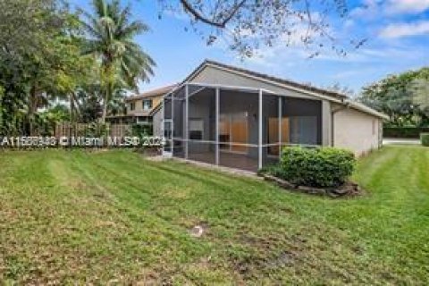 Villa ou maison à louer à Weston, Floride: 3 chambres, 169.92 m2 № 1357269 - photo 17