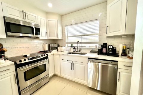 Condo in Sunrise, Florida, 2 bedrooms  № 1357270 - photo 5