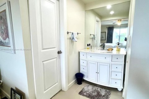 Condo in Sunrise, Florida, 2 bedrooms  № 1357270 - photo 30