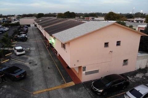 Townhouse in Hialeah, Florida 2 bedrooms, 100.8 sq.m. № 876174 - photo 5