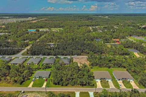 Terreno en venta en Port Charlotte, Florida № 1375663 - foto 8