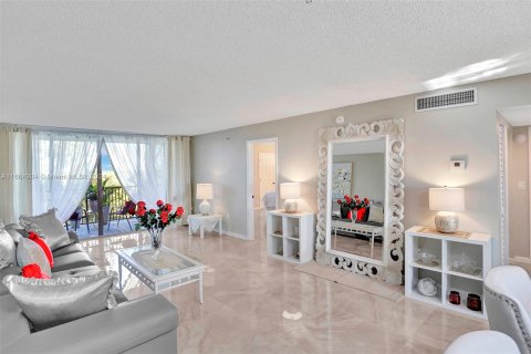 Copropriété à vendre à Lauderhill, Floride: 2 chambres, 117.06 m2 № 1375708 - photo 15