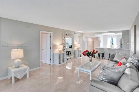 Copropriété à vendre à Lauderhill, Floride: 2 chambres, 117.06 m2 № 1375708 - photo 13