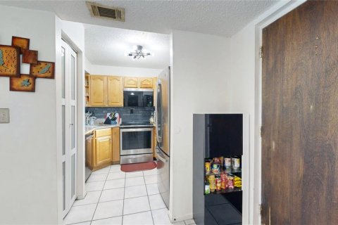 Condo in Clearwater, Florida, 1 bedroom  № 1420739 - photo 13