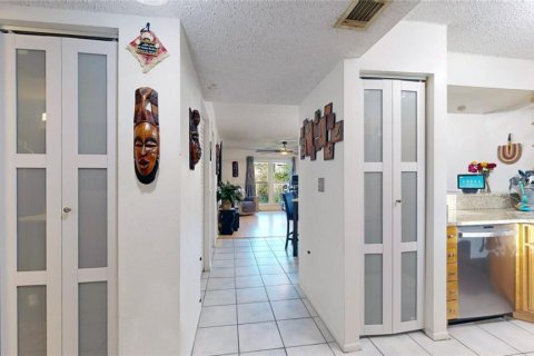 Condo in Clearwater, Florida, 1 bedroom  № 1420739 - photo 12