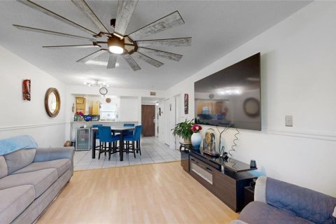 Condo in Clearwater, Florida, 1 bedroom  № 1420739 - photo 6