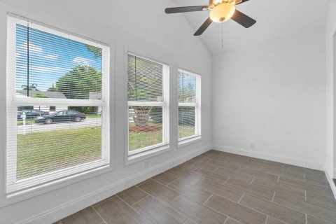 House in West Palm Beach, Florida 2 bedrooms, 70.7 sq.m. № 1119967 - photo 22