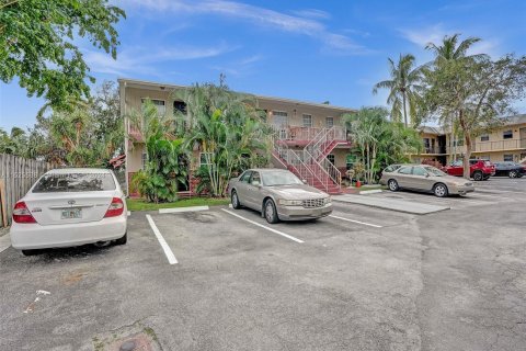 Immobilier commercial à vendre à Pompano Beach, Floride: 402.64 m2 № 980285 - photo 6