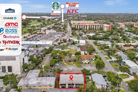 Immobilier commercial à vendre à Pompano Beach, Floride: 402.64 m2 № 980285 - photo 4