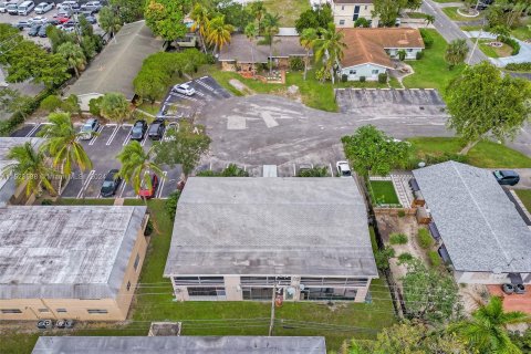 Immobilier commercial à vendre à Pompano Beach, Floride: 402.64 m2 № 980285 - photo 5