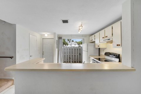 Townhouse in Pompano Beach, Florida 2 bedrooms, 93.65 sq.m. № 893663 - photo 19