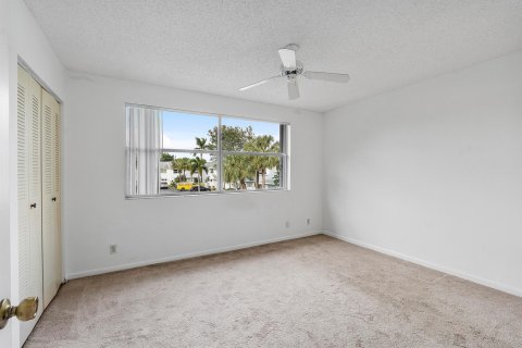 Touwnhouse à vendre à Pompano Beach, Floride: 2 chambres, 93.65 m2 № 893663 - photo 11