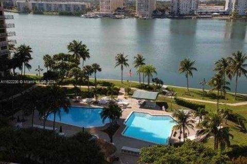 Condo in Aventura, Florida, 1 bedroom  № 1269104 - photo 3