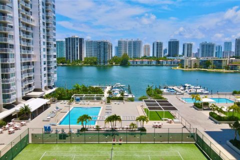 Condominio en venta en Aventura, Florida, 2 dormitorios, 116.22 m2 № 873270 - foto 8