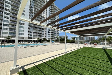 Condo in Aventura, Florida, 2 bedrooms  № 873270 - photo 6