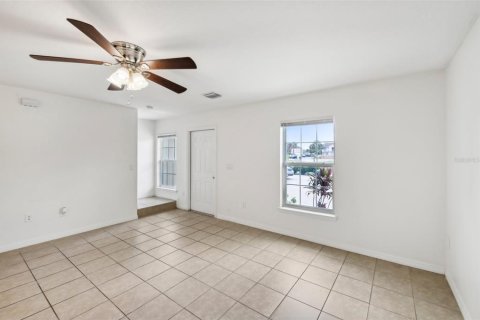 Touwnhouse à vendre à Kissimmee, Floride: 3 chambres, 117.99 m2 № 1343694 - photo 6